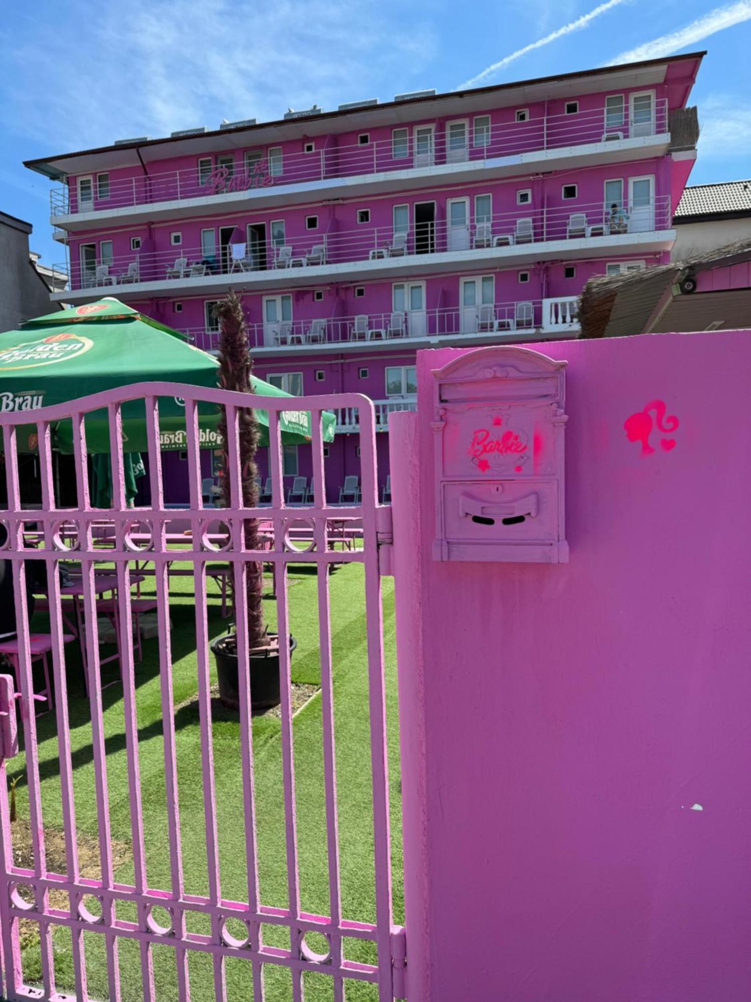 Casa Barbie Costinesti Ostello Esterno foto