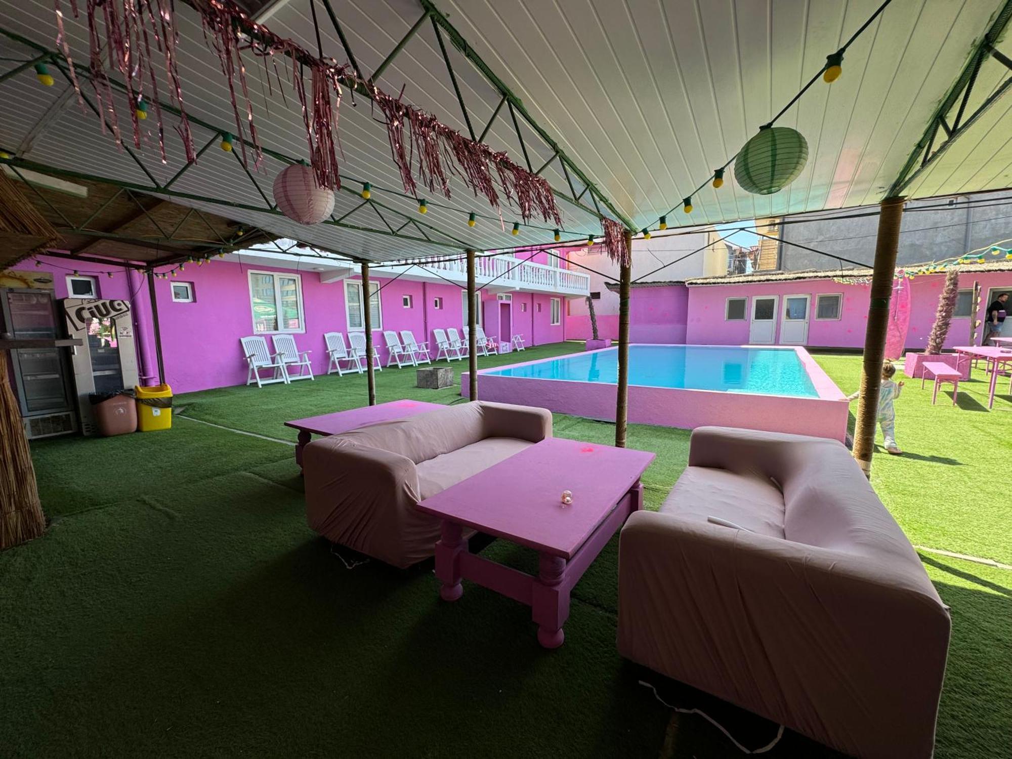 Casa Barbie Costinesti Ostello Esterno foto