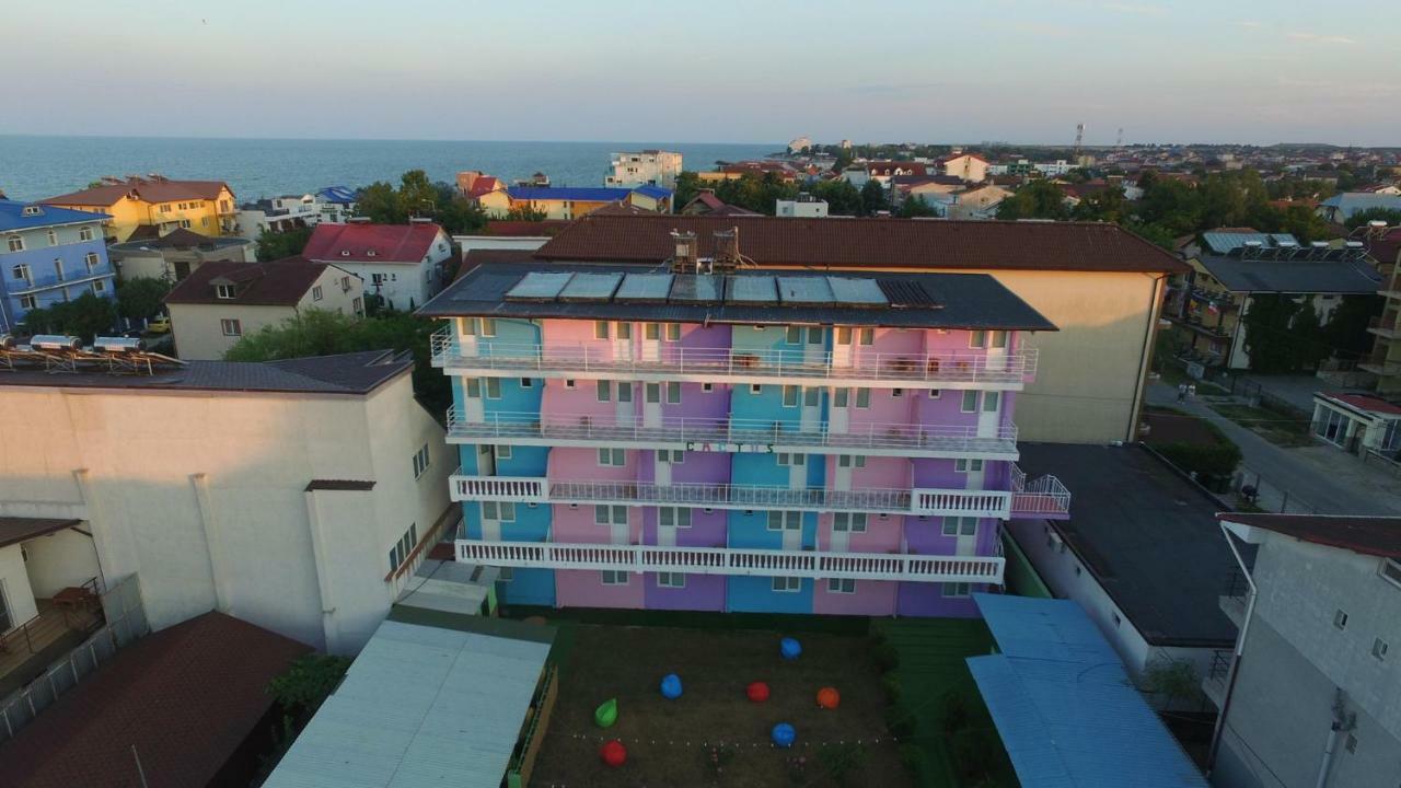 Casa Barbie Costinesti Ostello Esterno foto